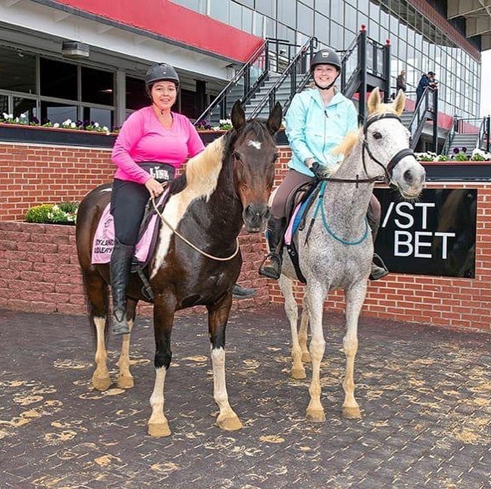 Jenna & In Your Dreams and Vivi & Celtic Class at Pimlico's Canter for the Cause 2021